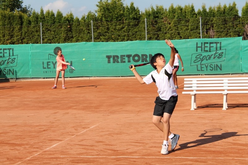 Village Camps International Summer Camp Leysin, Switzerland 2025-08-09 https://www.villagecamps.com/journals_admin/images/686-4-tennis (38).jpg